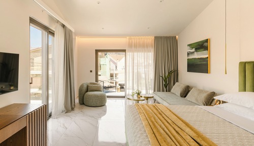 Deluxe Studio Suite