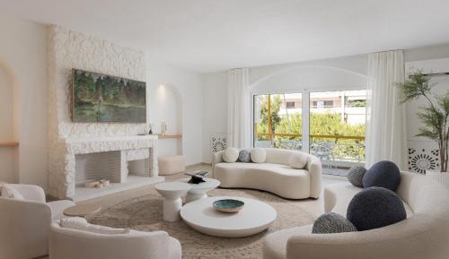 Three-Bedroom Apartment with Balcony