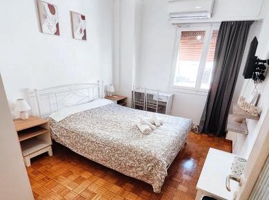 Studio Apartment with One Double Bed