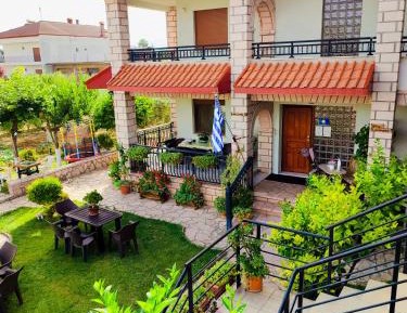 Apartment with Garden View