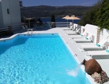 Deluxe Suite with View (2 Adults)
