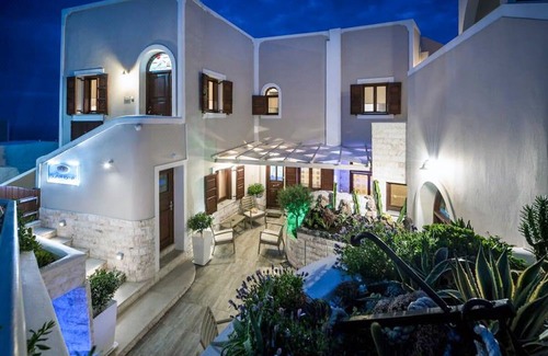 Fira Hotel | Suite Home Santorini