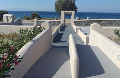 Kamari Hotel | En Plo Boutique Suites