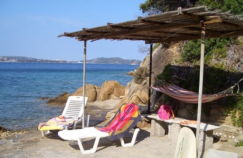 Skiathos House | Komfort-villa im Blütenparadies mit Strandzugang