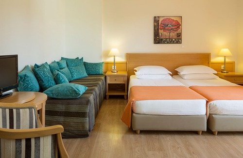 Amarousion Hotel | Civitel Attik Rooms & Suites