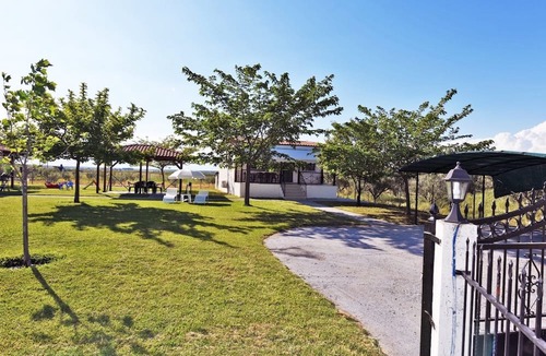 Nea Propontida House | Mamas Twin Houses (Left) by RentalsPro