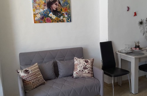 Heraklion Apartment | Venetian garden Ενα μικρό ανεξάρτητο καταφύγιο μέσα και έξω σπό την πόλη .