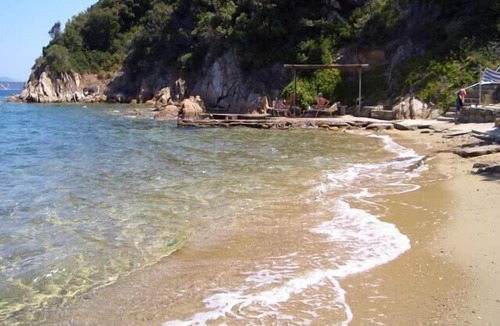 Skiathos House | Komfort-villa im Blütenparadies mit Strandzugang
